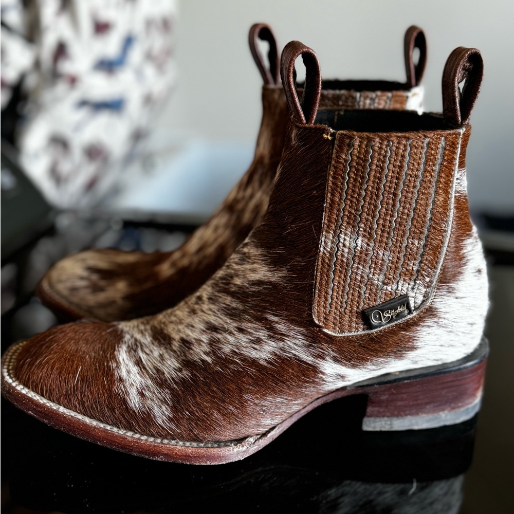 Stiefeld hair on hide boots